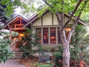 Brad and Nancy Guilbeault’s St. Paul bungalow, which was on the 2016 Bungalow Club tour.