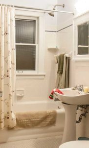 photo of bathroom.